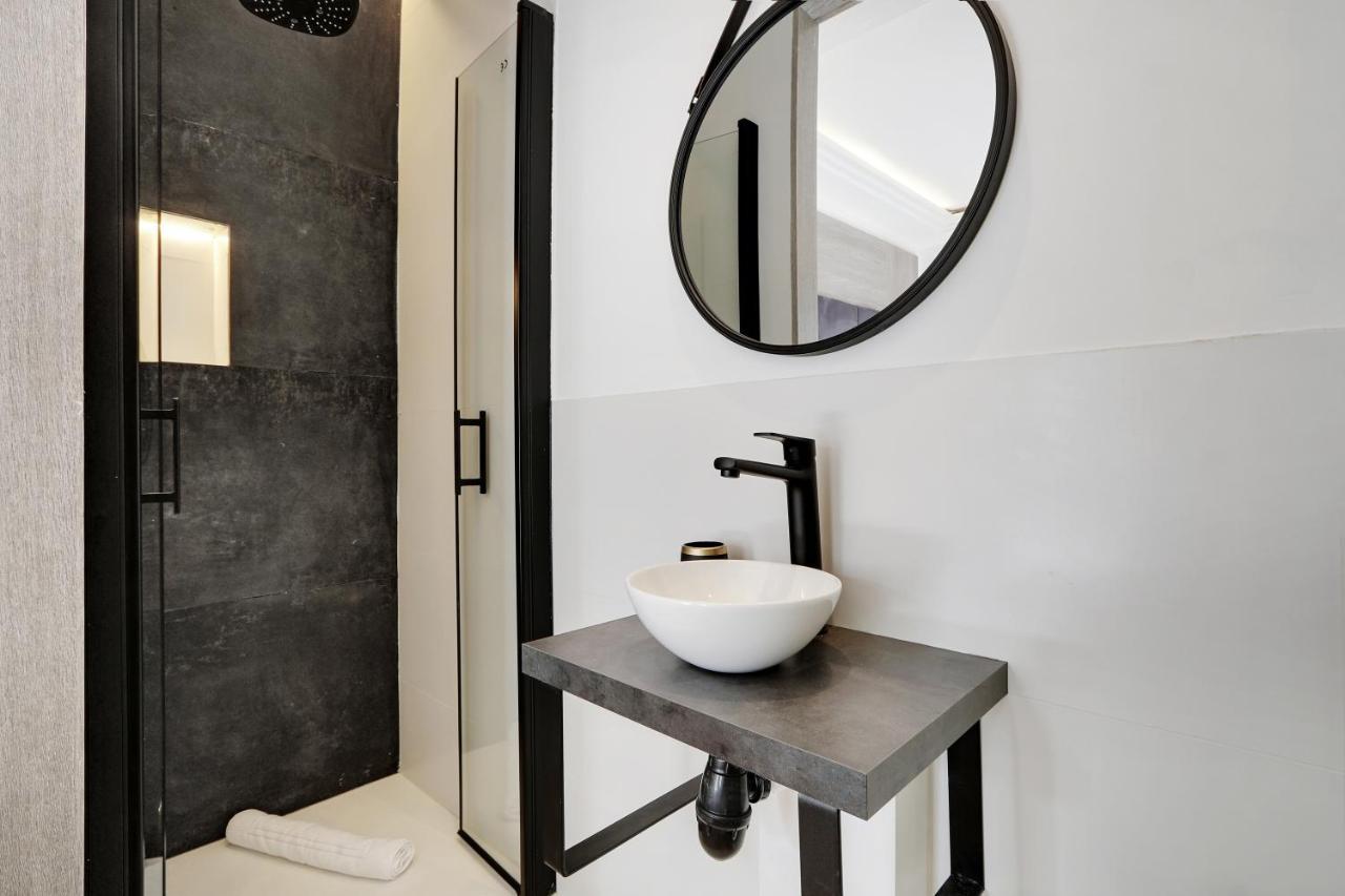 Off Majesti Upper Marais Apartment- Rue Du Faubourg Saint-Martin Париж Экстерьер фото