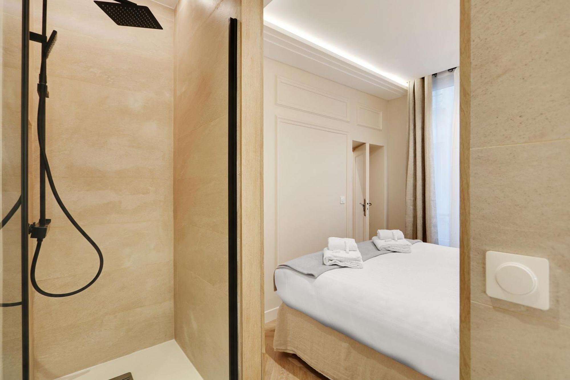 Off Majesti Upper Marais Apartment- Rue Du Faubourg Saint-Martin Париж Экстерьер фото